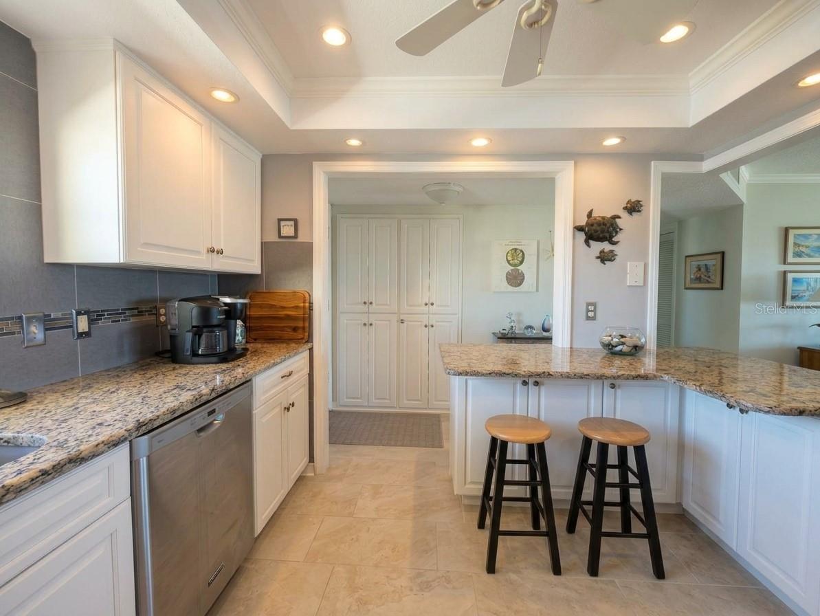 4725 COVE CIRCLE APT 609