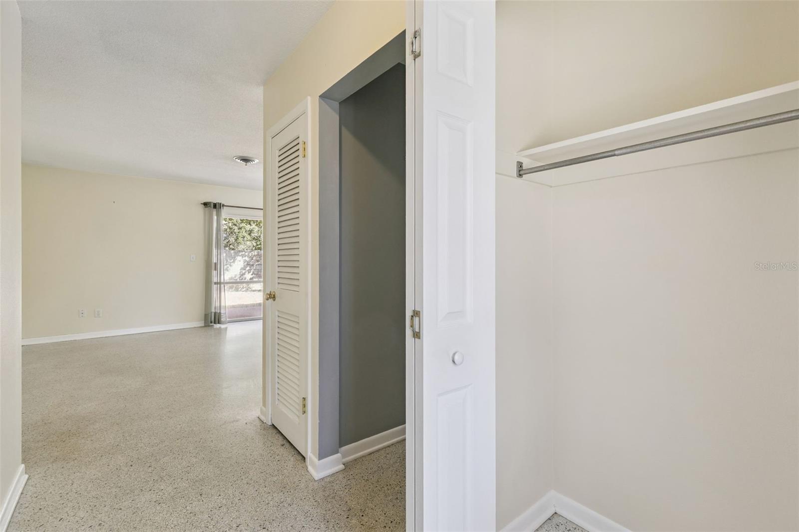 OAKLAND ESTS 2ND SEC - Residential