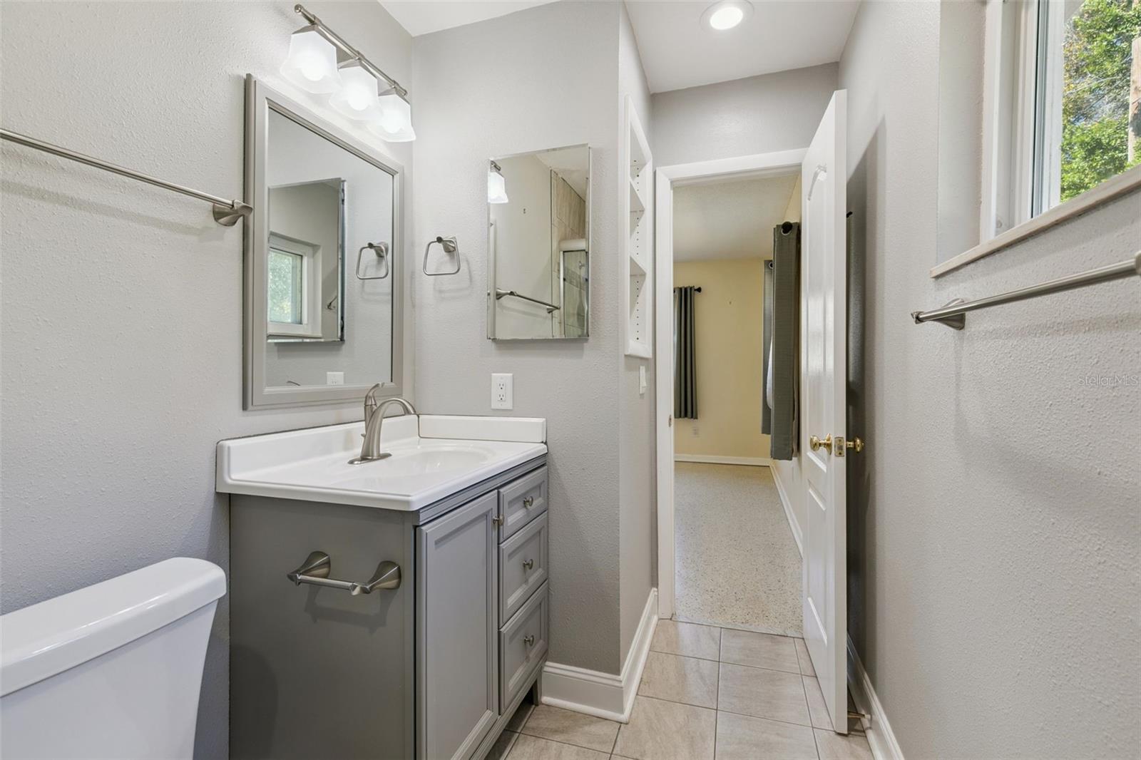 OAKLAND ESTS 2ND SEC - Residential