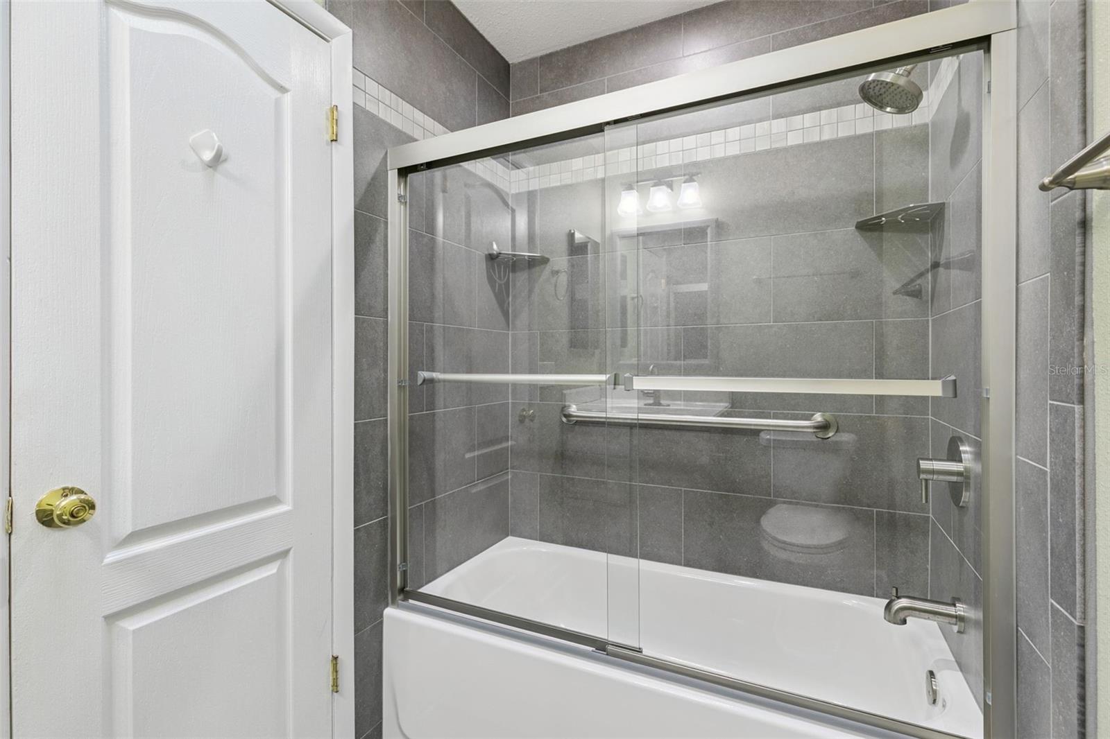 OAKLAND ESTS 2ND SEC - Residential