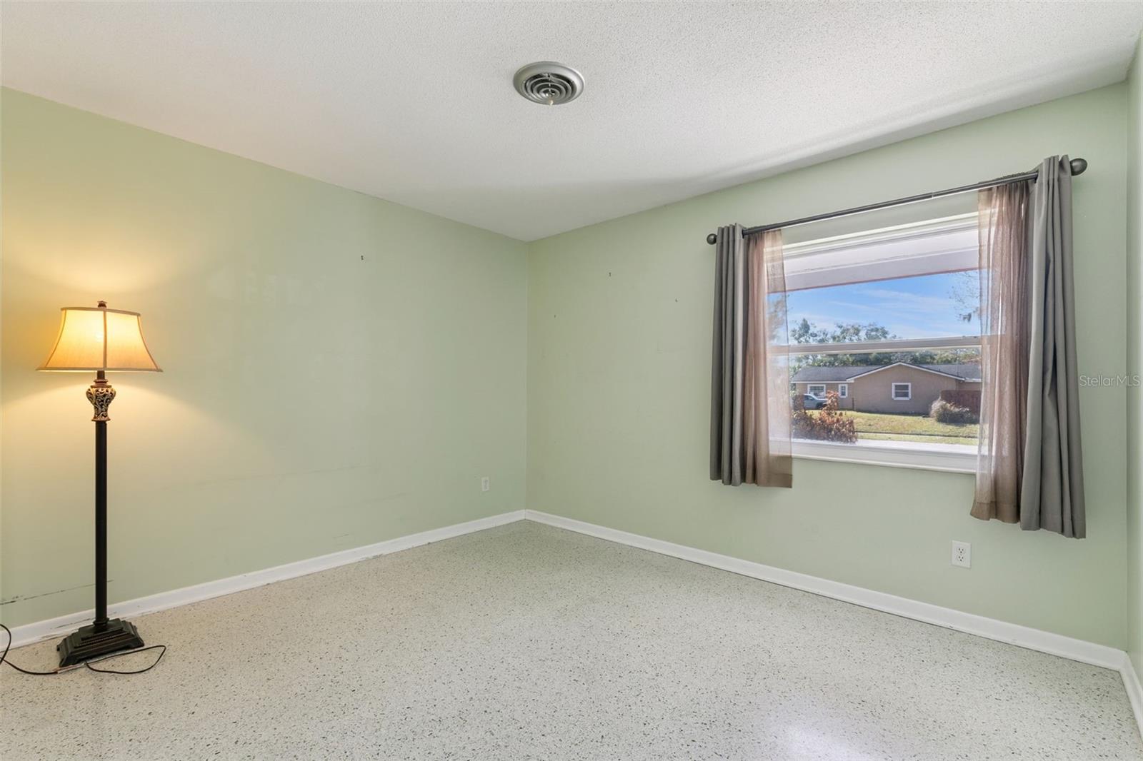 OAKLAND ESTS 2ND SEC - Residential