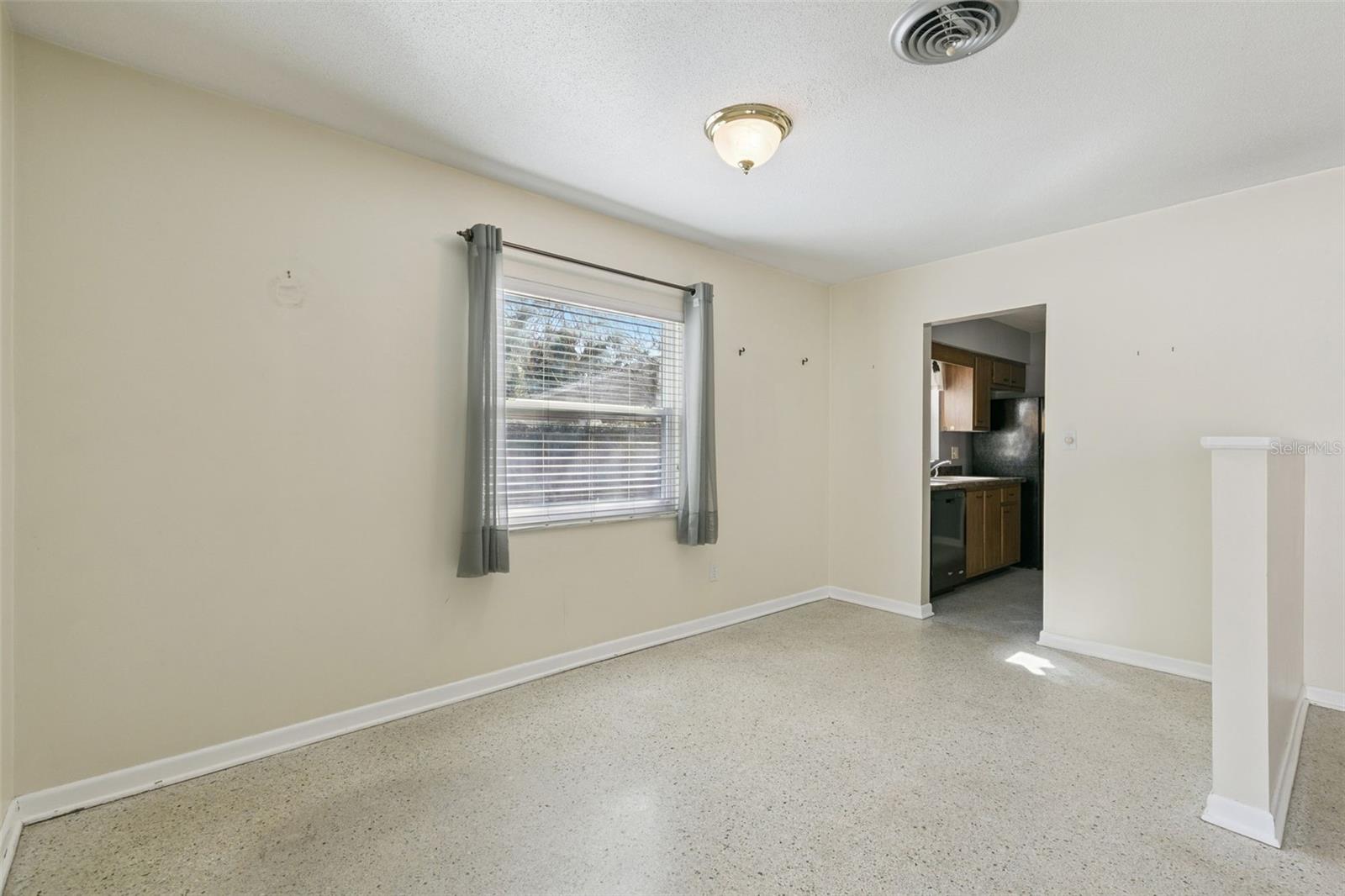 OAKLAND ESTS 2ND SEC - Residential