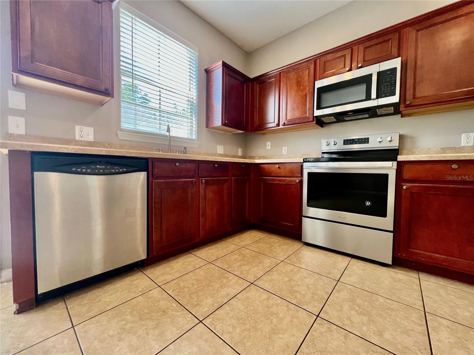 7128 FIVE OAKS DRIVE