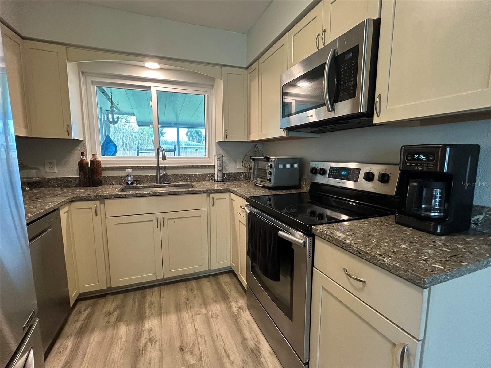 PINE OAK - Residential
