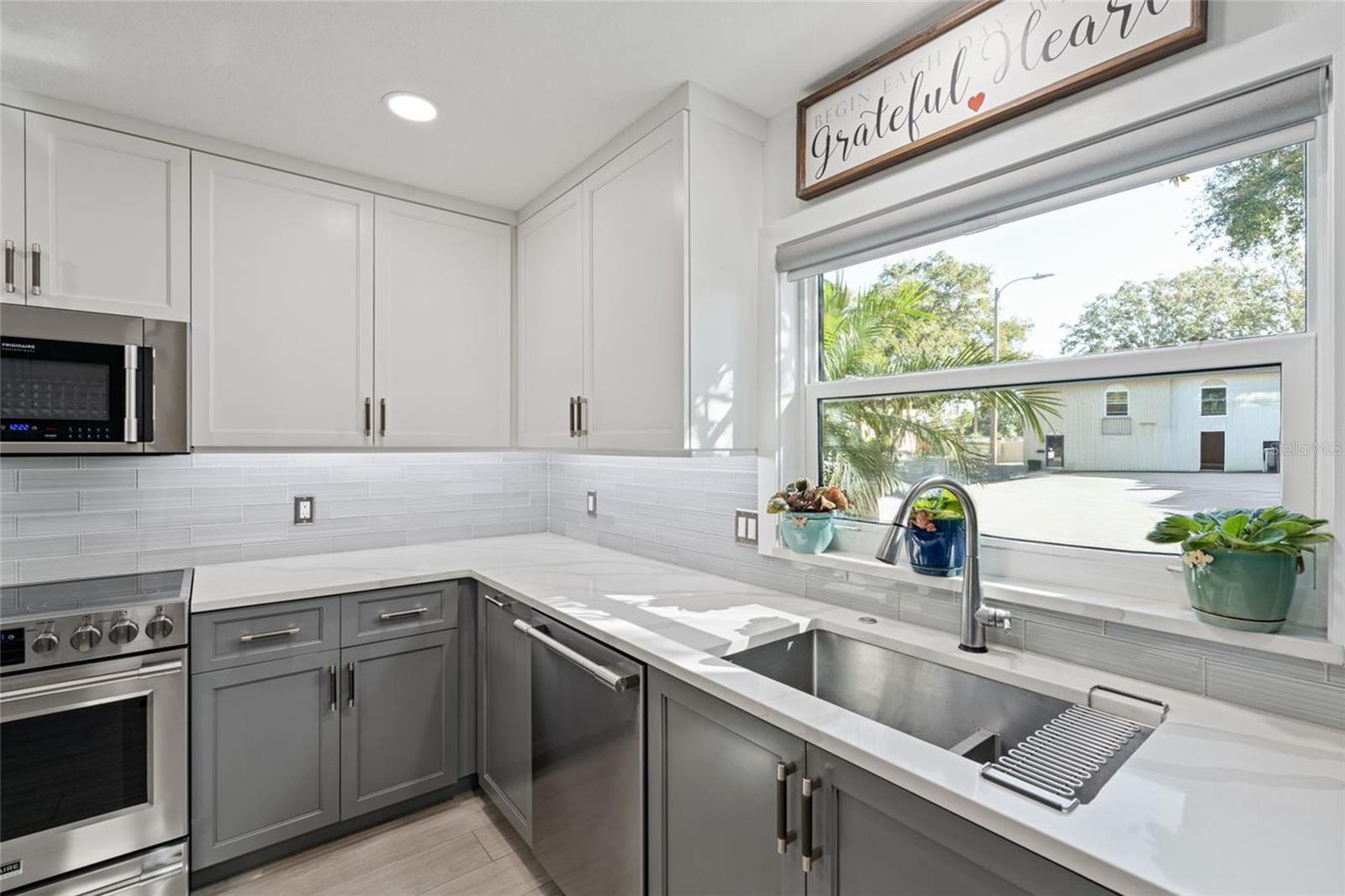 MEDITERRANEAN MANORS - Residential