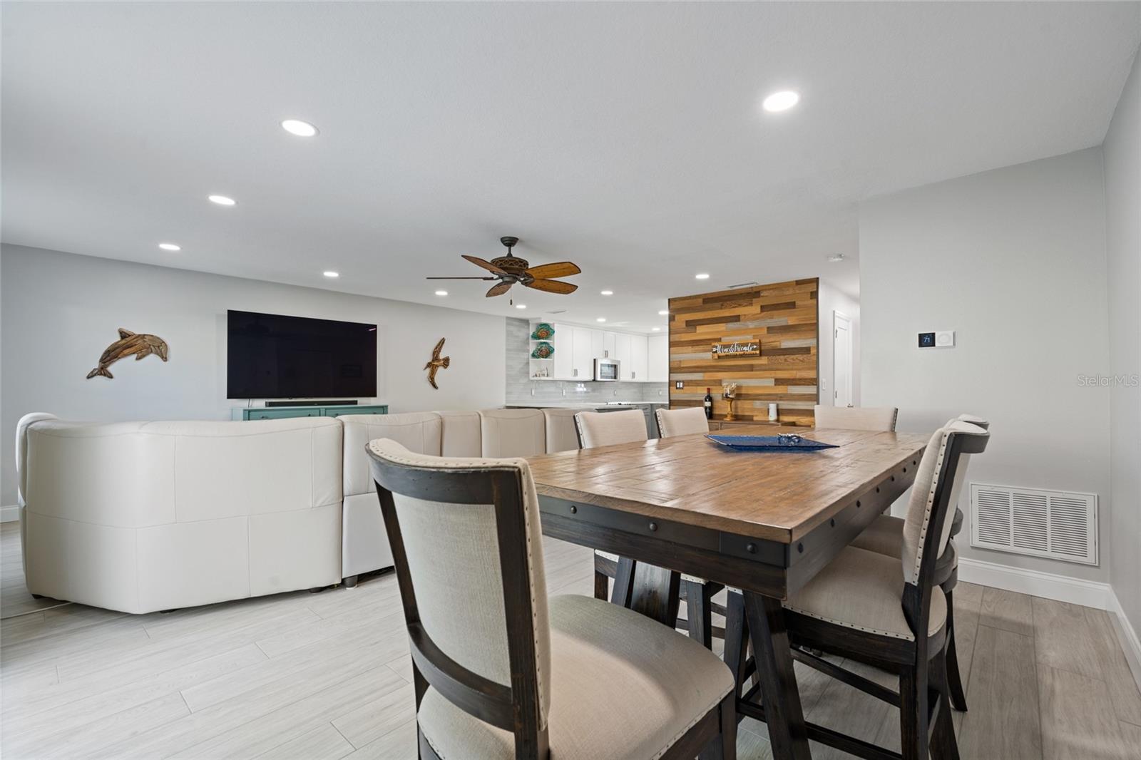 MEDITERRANEAN MANORS - Residential