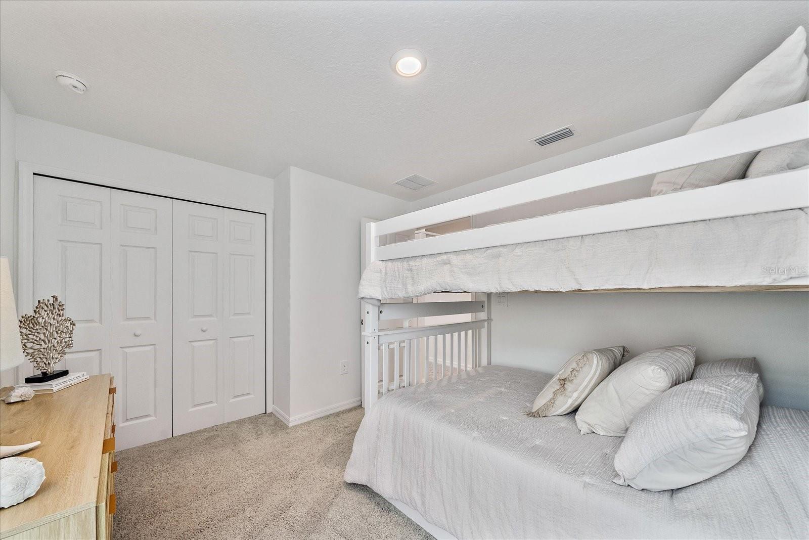 NAUTIQUE/WATERSIDE - Residential Lease