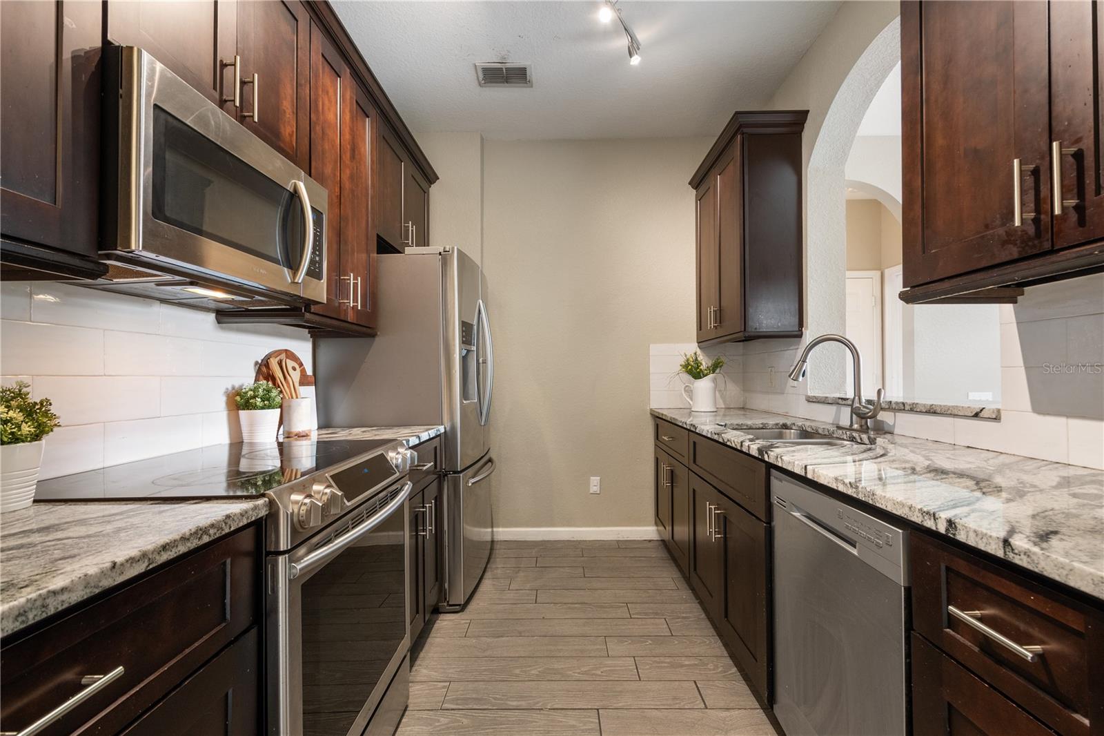 VENTURA AT STONEBRIDGE COMMONS CONDO PH 3 - Residential