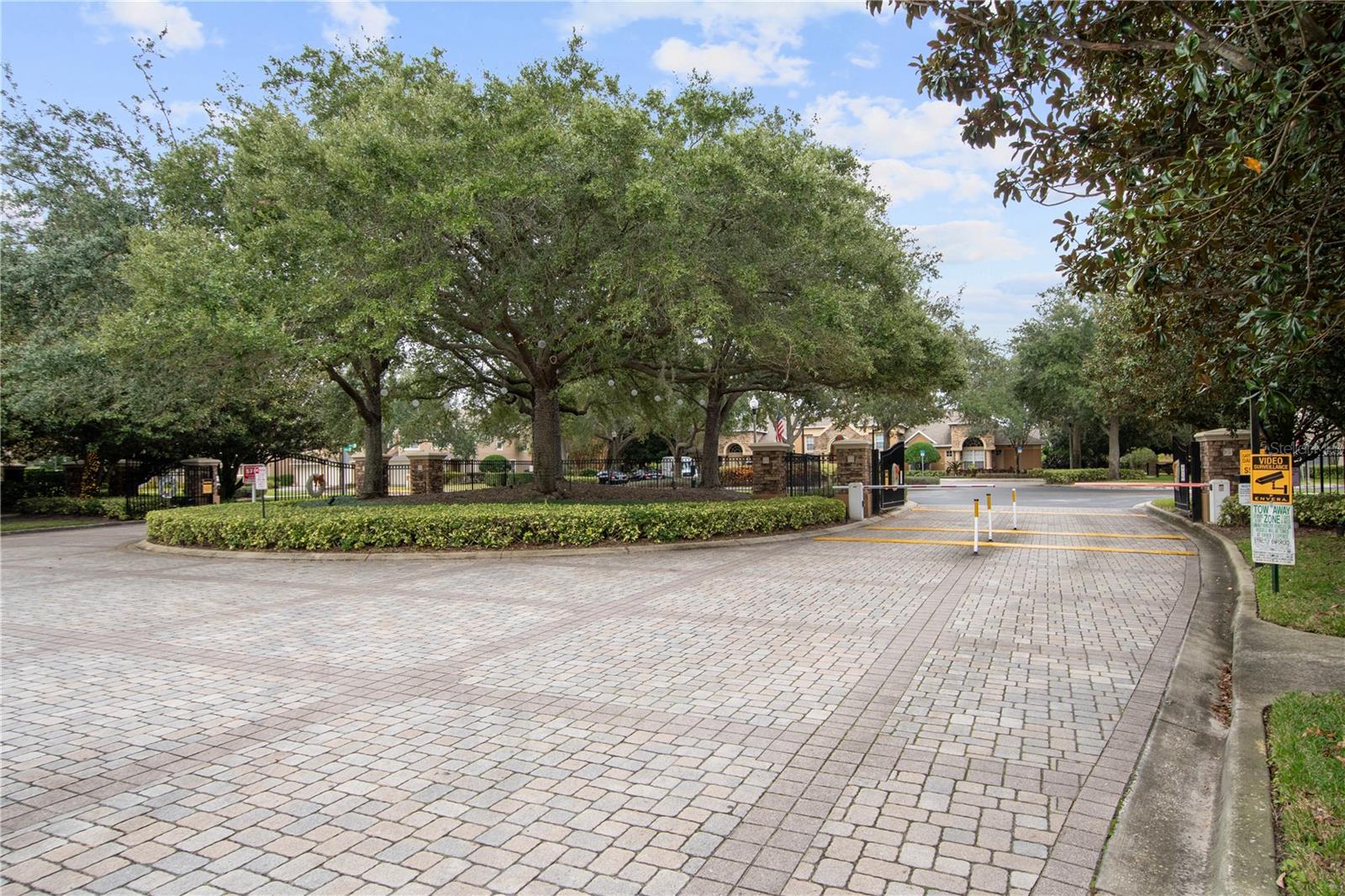 VENTURA AT STONEBRIDGE COMMONS CONDO PH 3 - Residential