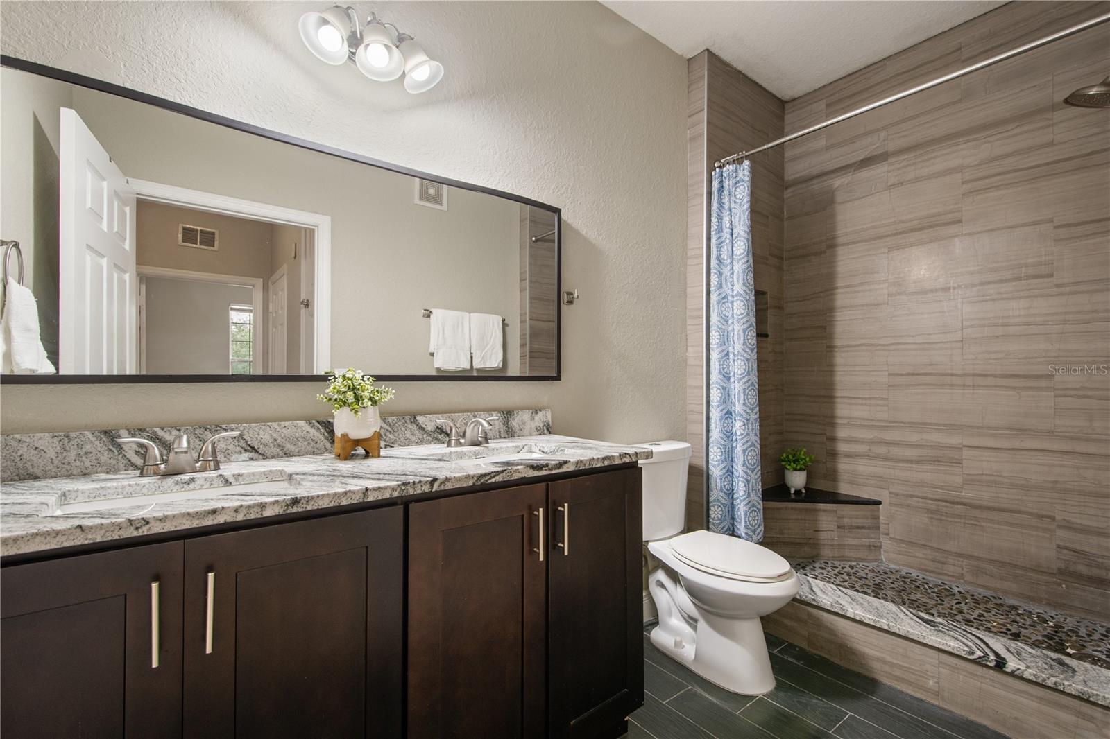 VENTURA AT STONEBRIDGE COMMONS CONDO PH 3 - Residential