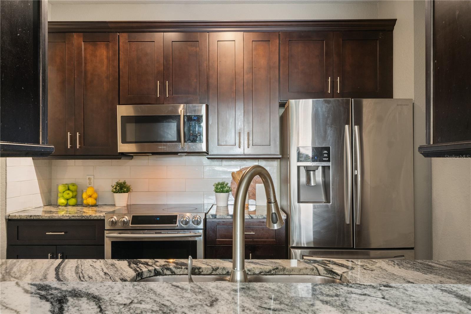 VENTURA AT STONEBRIDGE COMMONS CONDO PH 3 - Residential