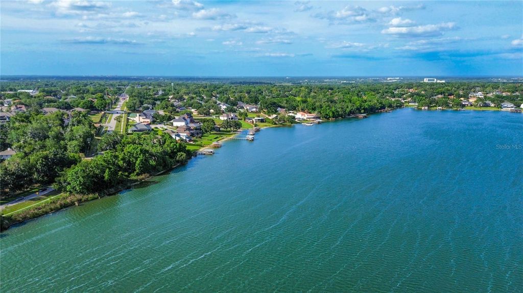 Photo of 17 Loma Verde, Lakeland, FL 33813 (MLS # L4961237)