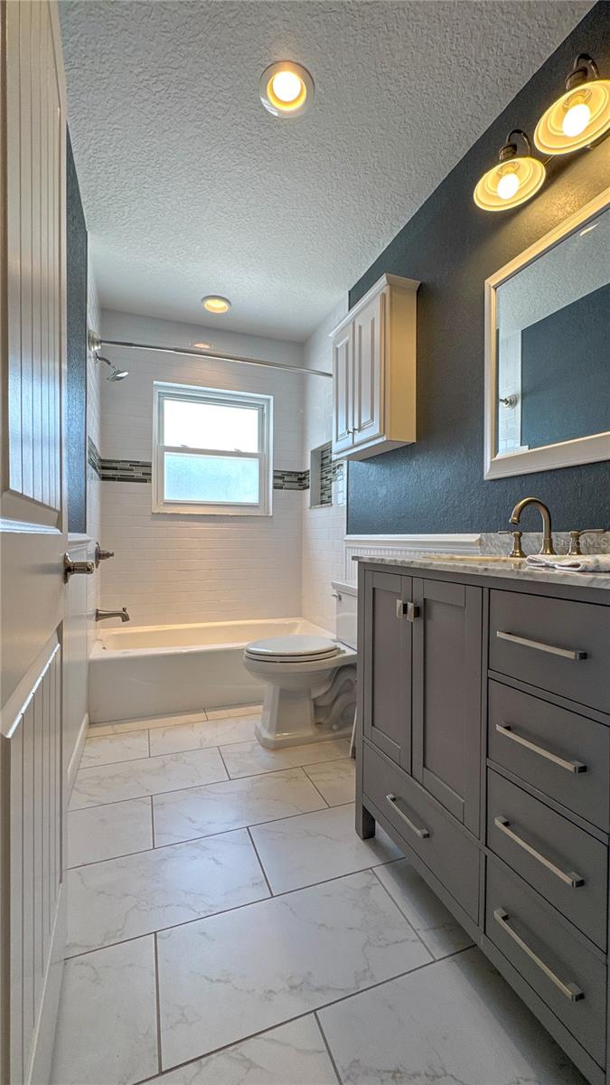 CASA LOMA INC TR G - Residential