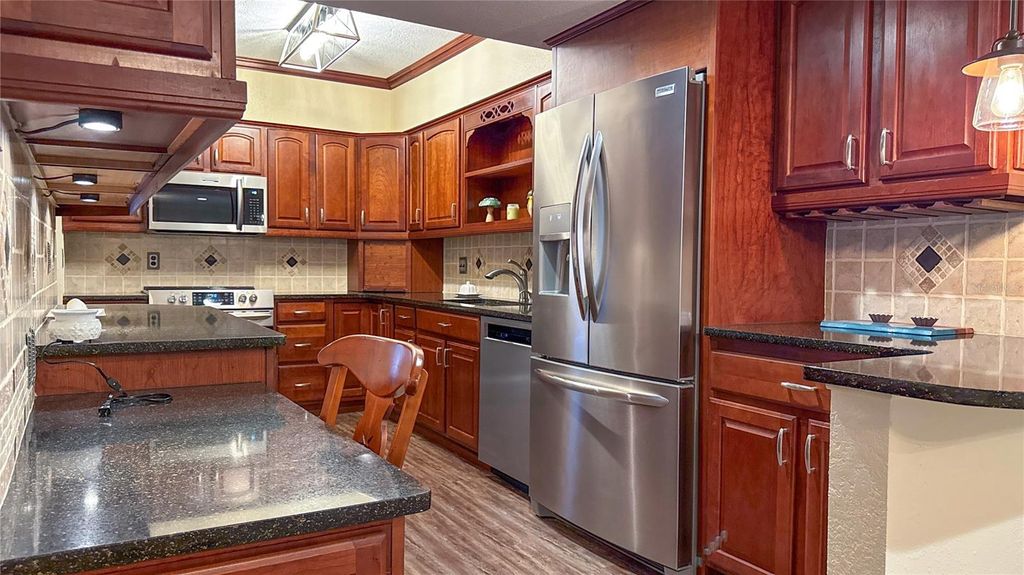 Photo of 17 Loma Verde, Lakeland, FL 33813 (MLS # L4961237)