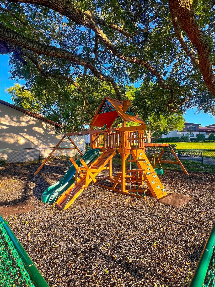 CASA LOMA INC TR G - Residential