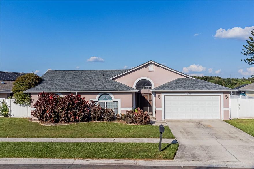 Beautiful and spacious 4-bedroom, 3-bath home featuring a private pool with serene lake views. From the dining area, enjoy breathtaking views that can also be admired from the bedrooms. This welcoming home offers the perfect setting to create unforgettable memories. Nestled in a quiet community with low HOA fees, it provides convenient access to major expressways, shopping centers, and a variety of dining options.