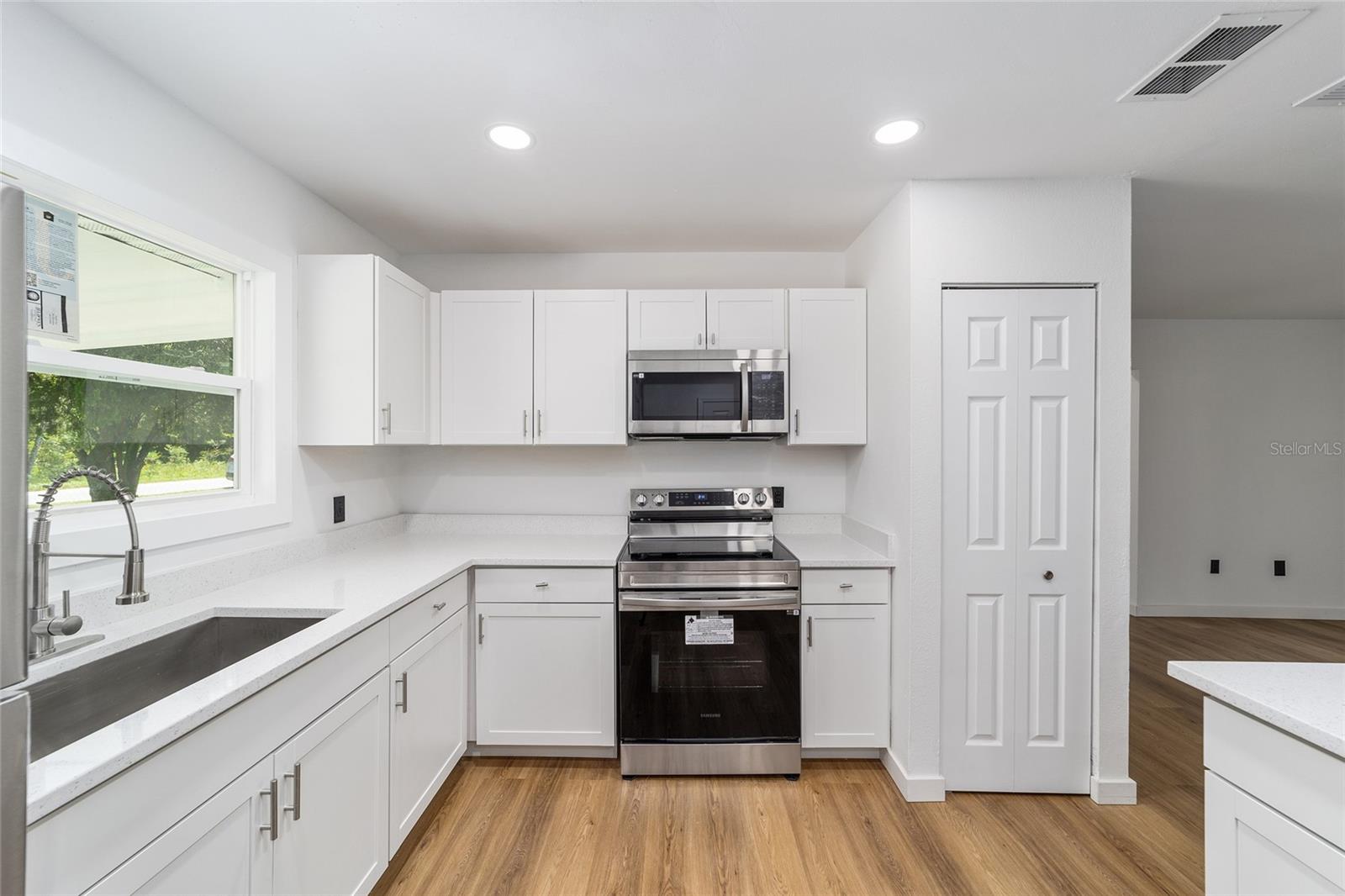 SILVER SPGS SHORES UN 17 - Residential