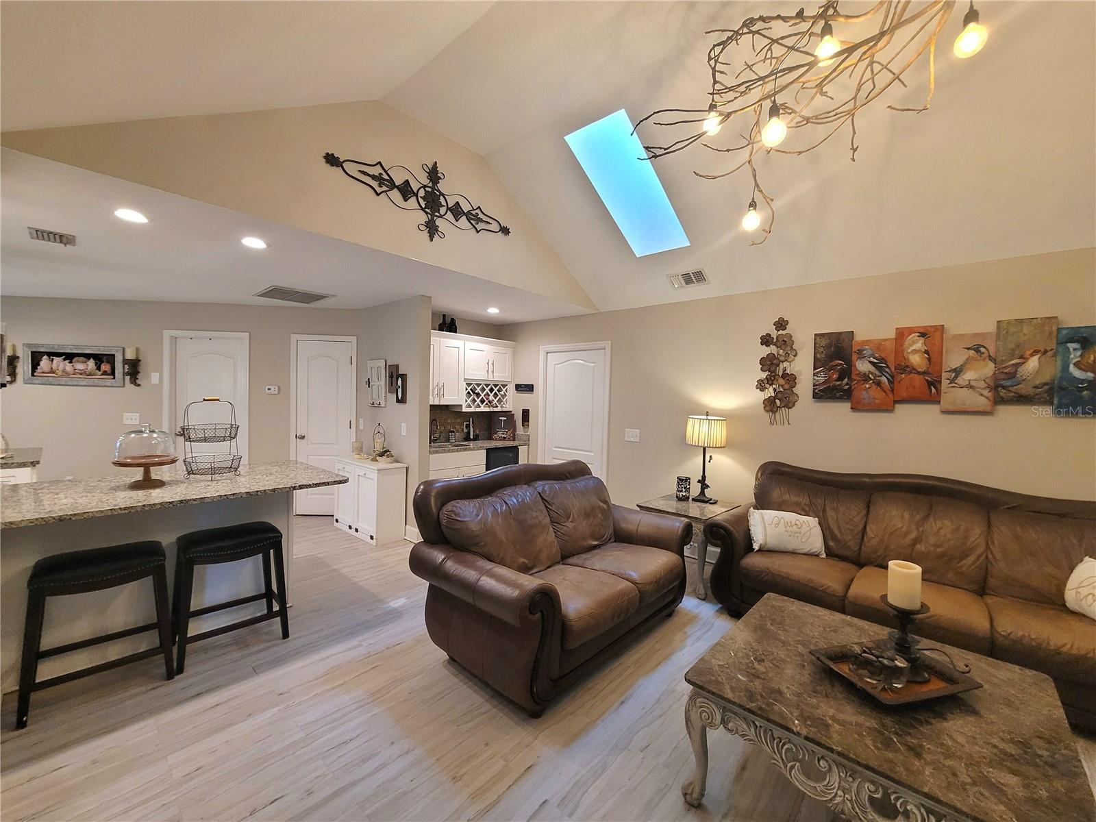 INDIAN HILLS - Residential