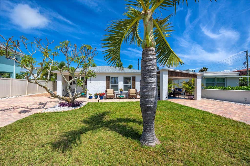 Photo of 136 143rd Avenue E, Madeira Beach, FL 33708 (MLS # TB8521826)