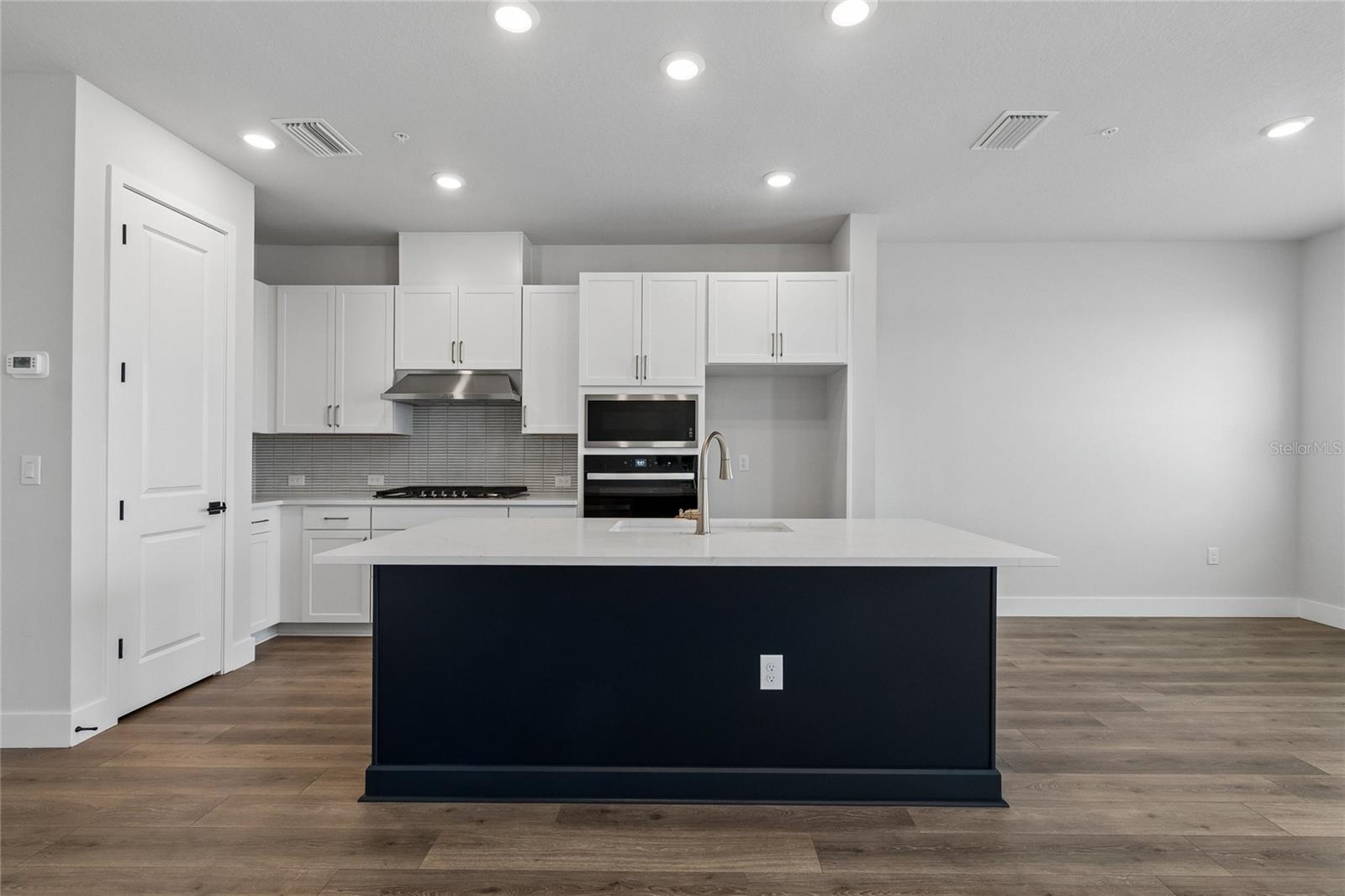 7227 TIDELAND LANE