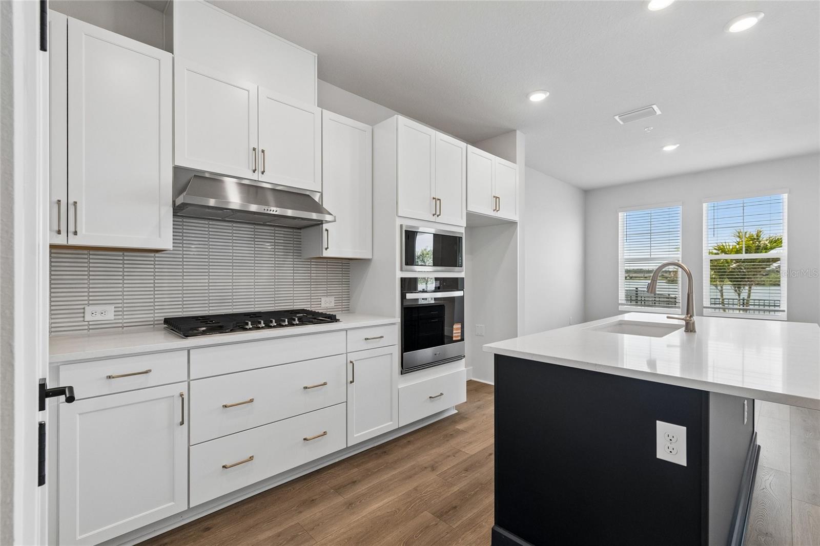 7227 TIDELAND LANE
