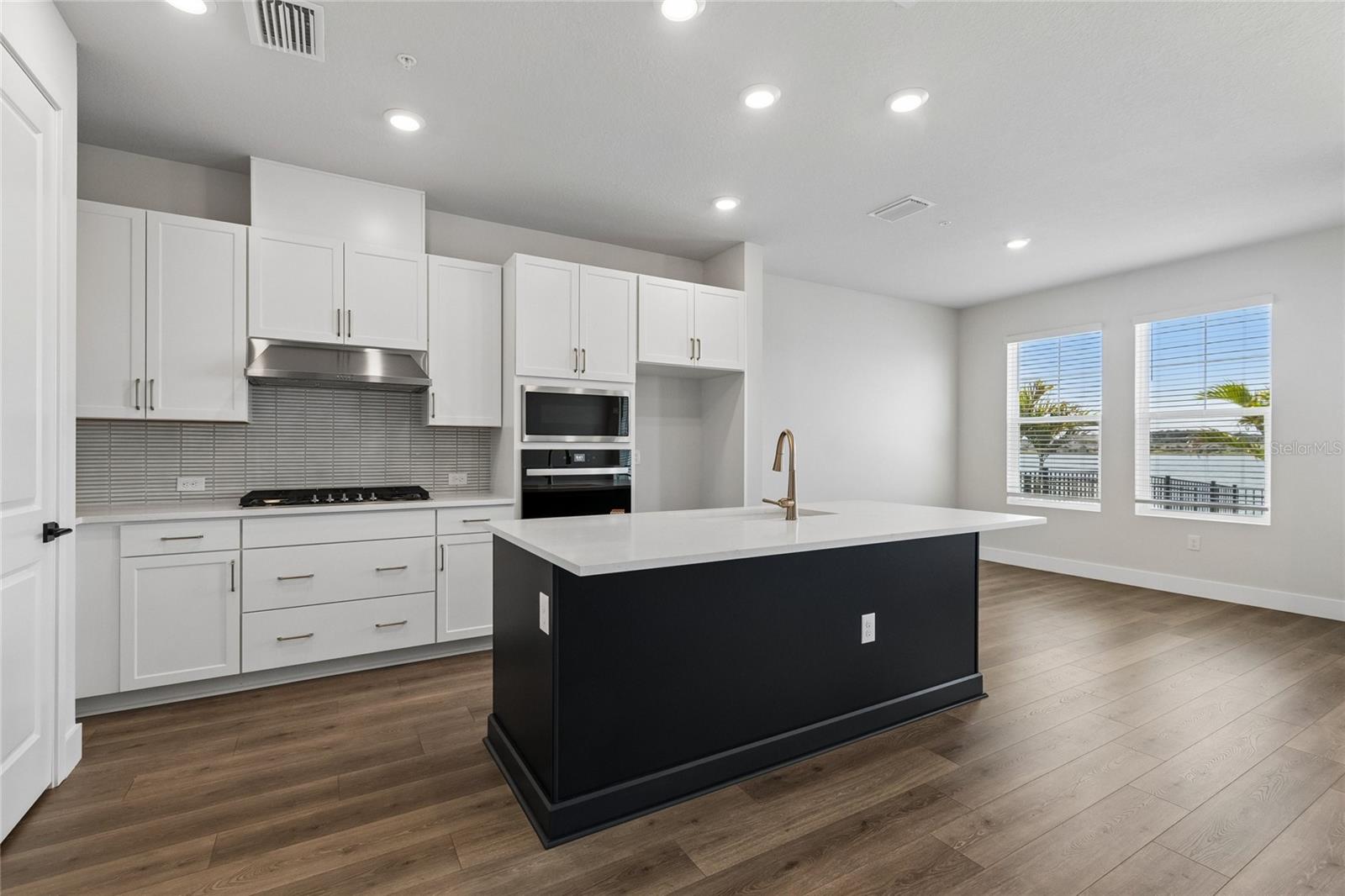 7227 TIDELAND LANE