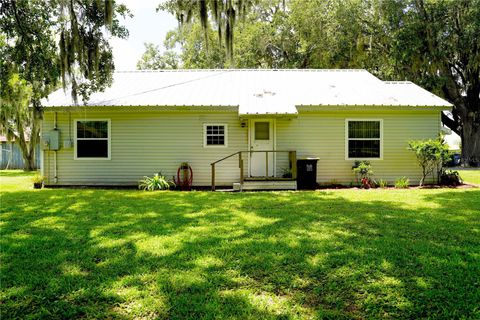 A home in LAKELAND