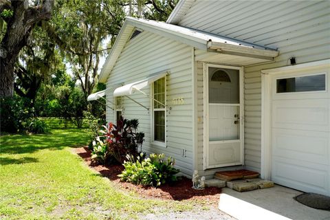 A home in LAKELAND