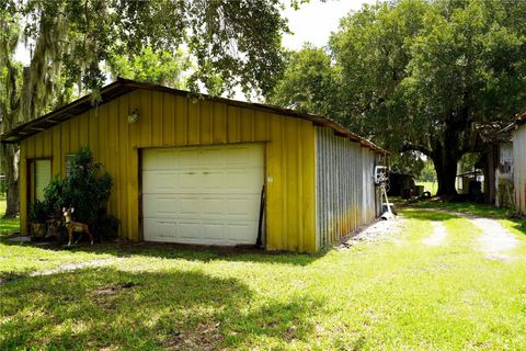 A home in LAKELAND