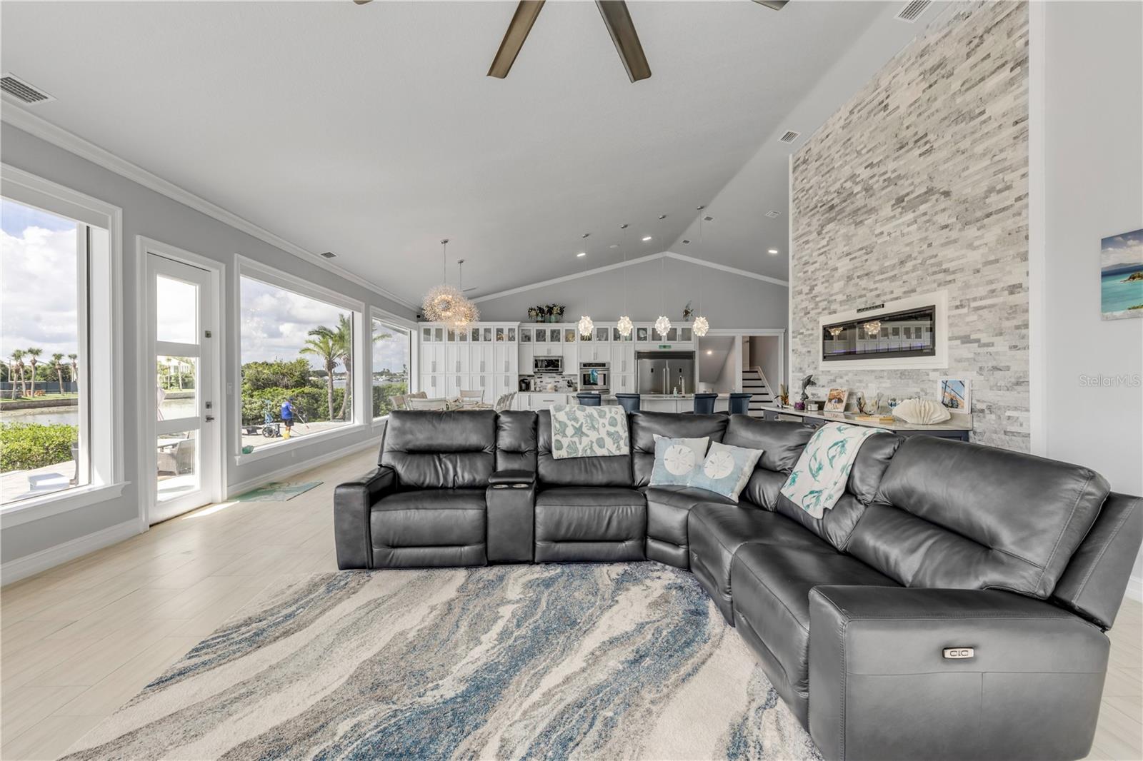 VENEZIA UNIT 07 - Residential