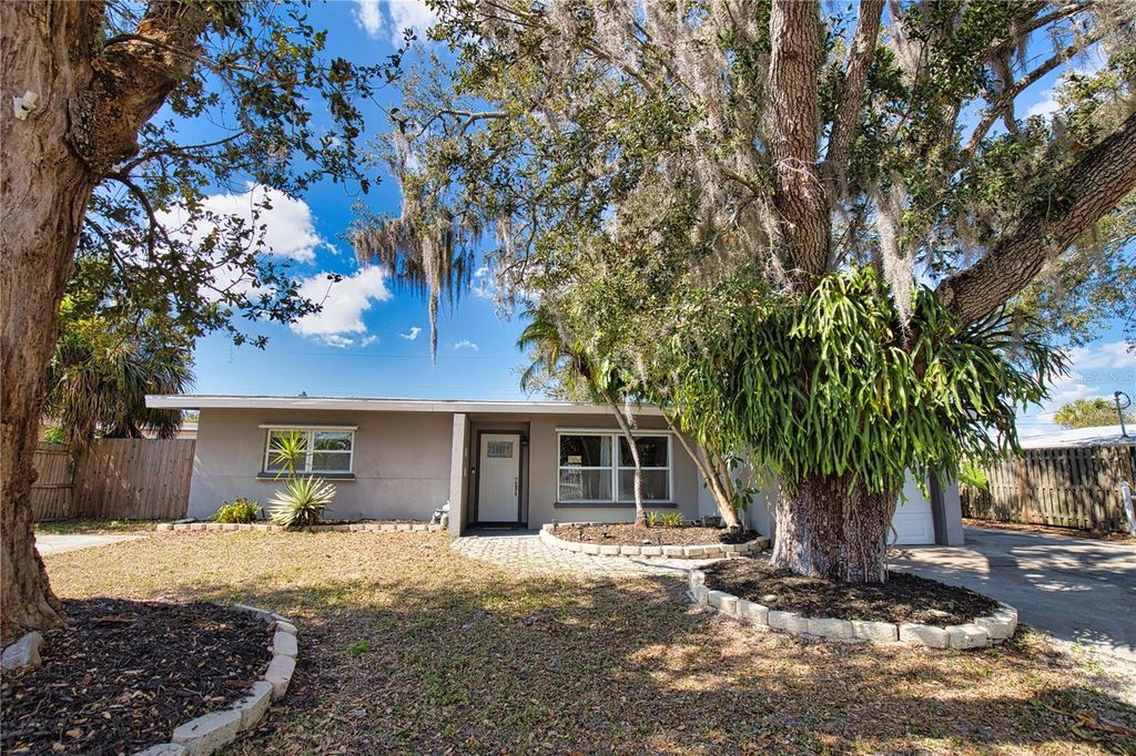 Photo of 1937 Gold Avenue, Sarasota, FL 34235 (MLS # N6142964)