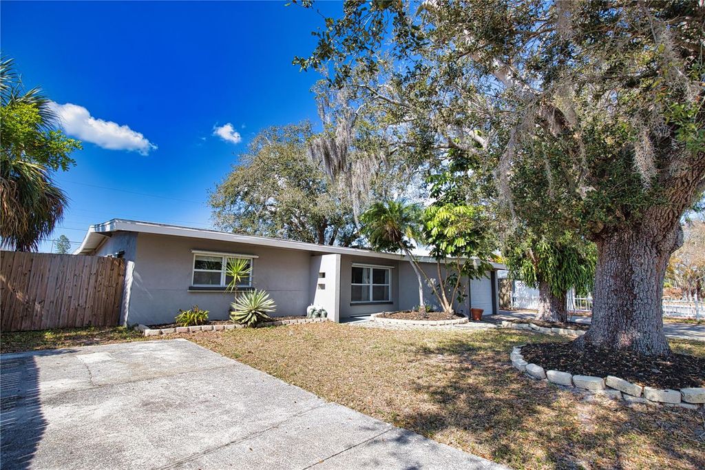 Photo of 1937 Gold Avenue, Sarasota, FL 34235 (MLS # N6142964)