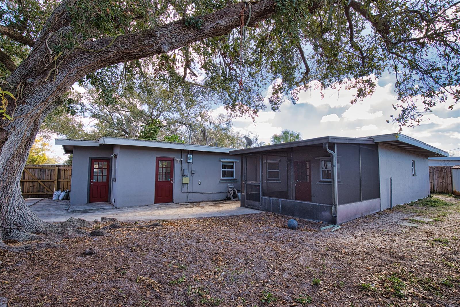 KENSINGTON PARK - Residential