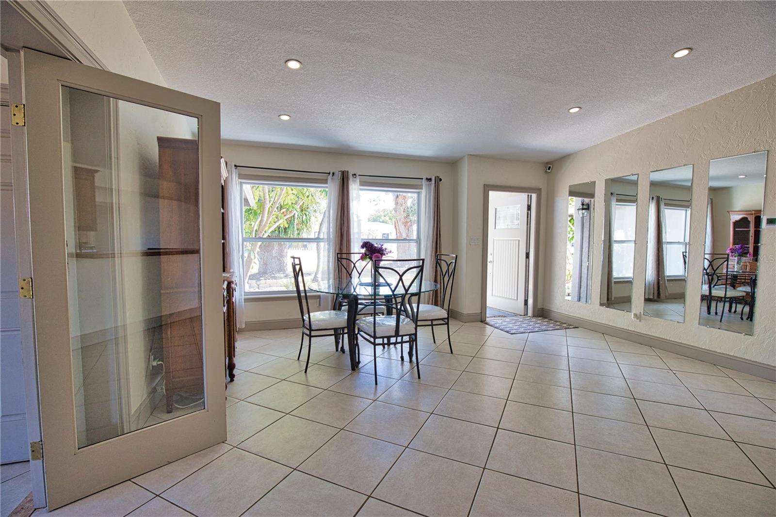 KENSINGTON PARK - Residential