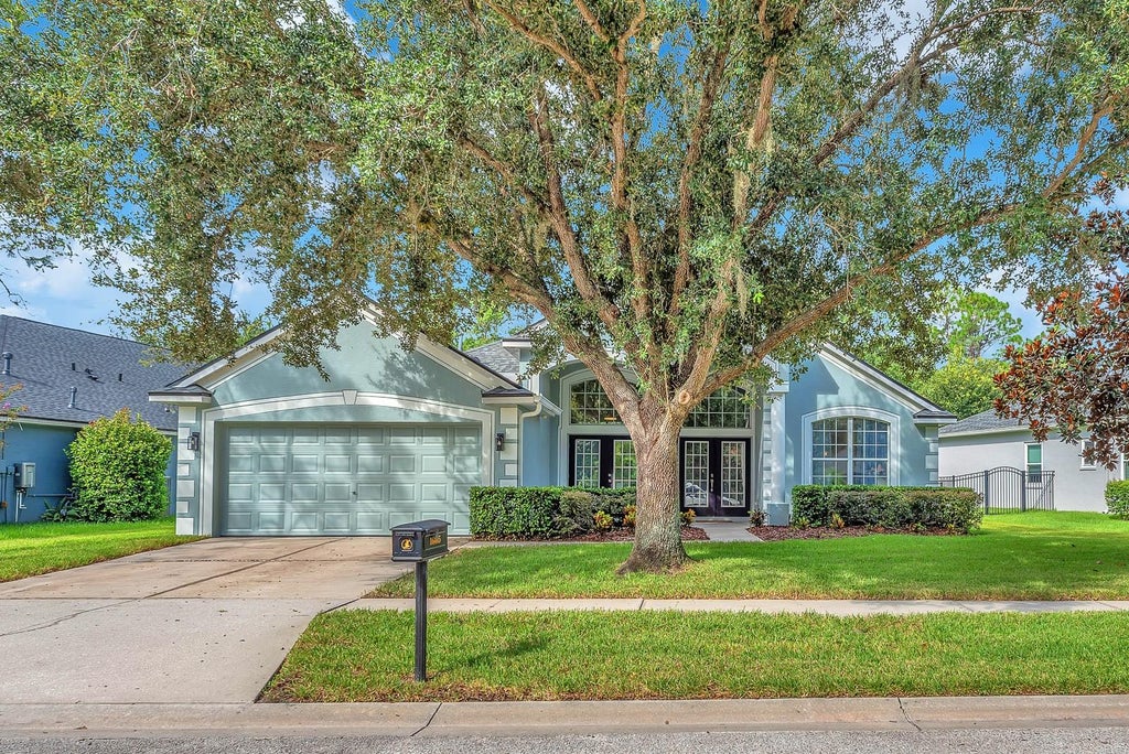 Photo of 16405 Bridgewalk Drive, Lithia, FL 33547 (MLS # TB8534295)