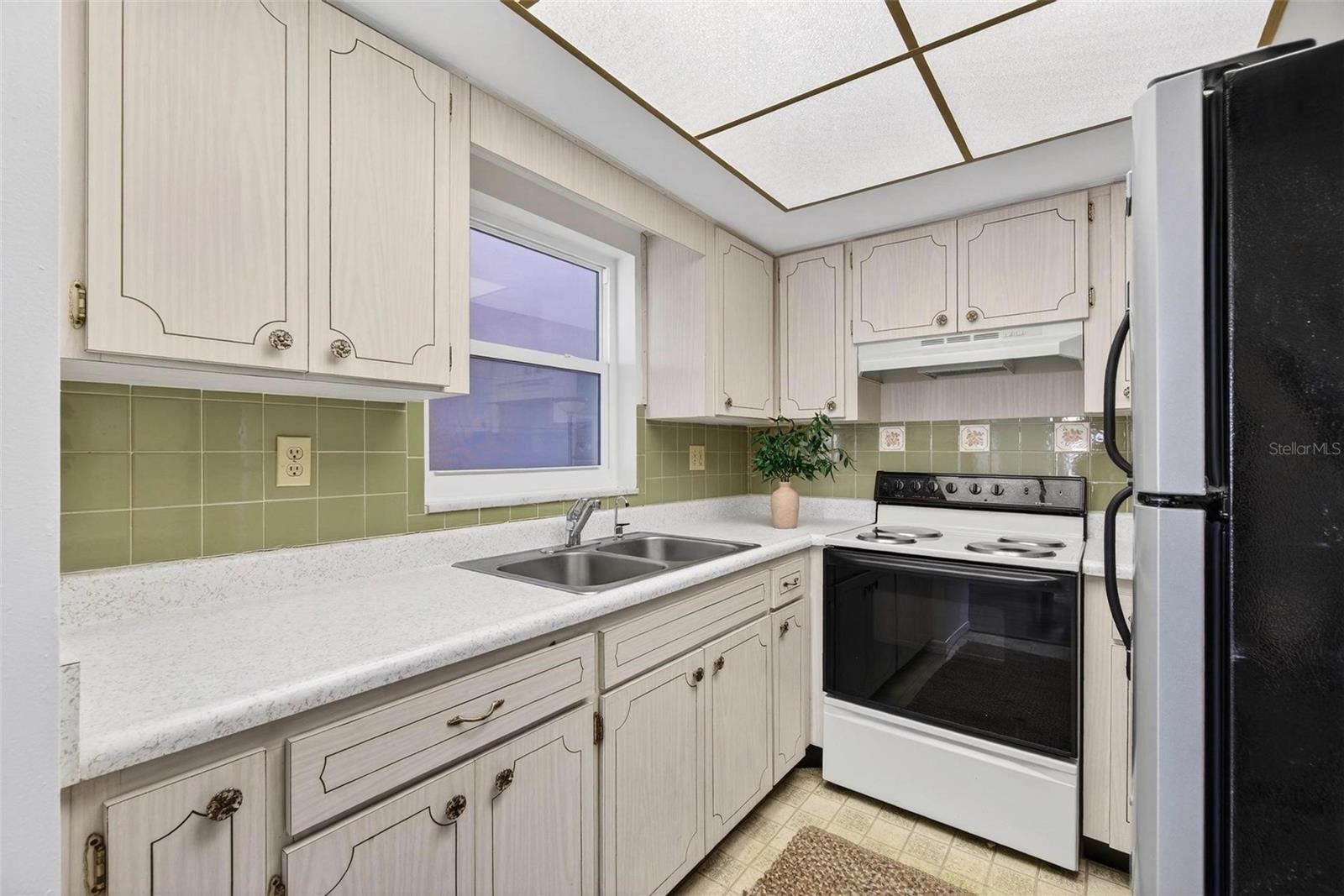 MAYFAIR CONDO IN PARK WEST - Residential