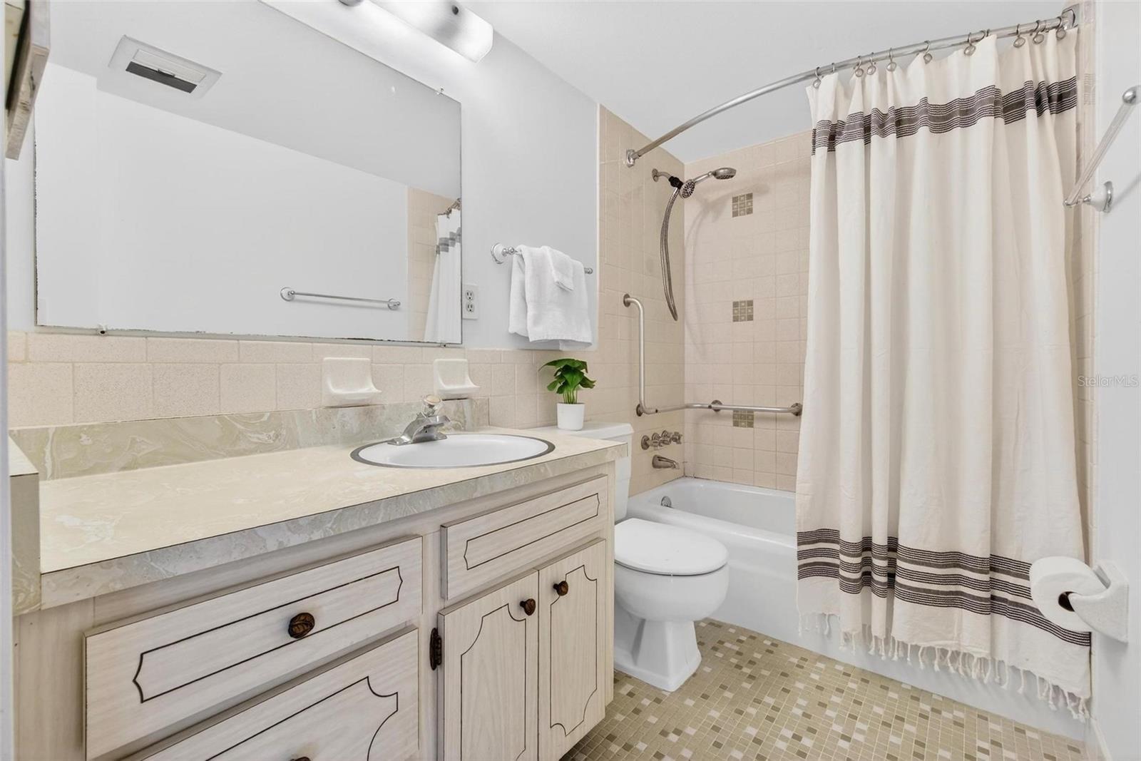 MAYFAIR CONDO IN PARK WEST - Residential