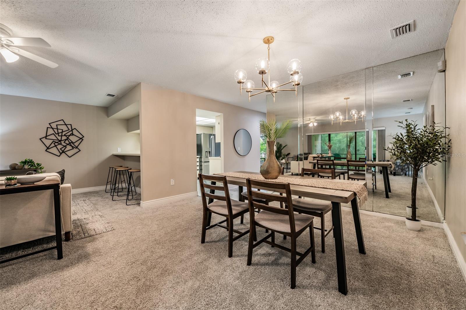 EL PASADO A CONDO - Residential