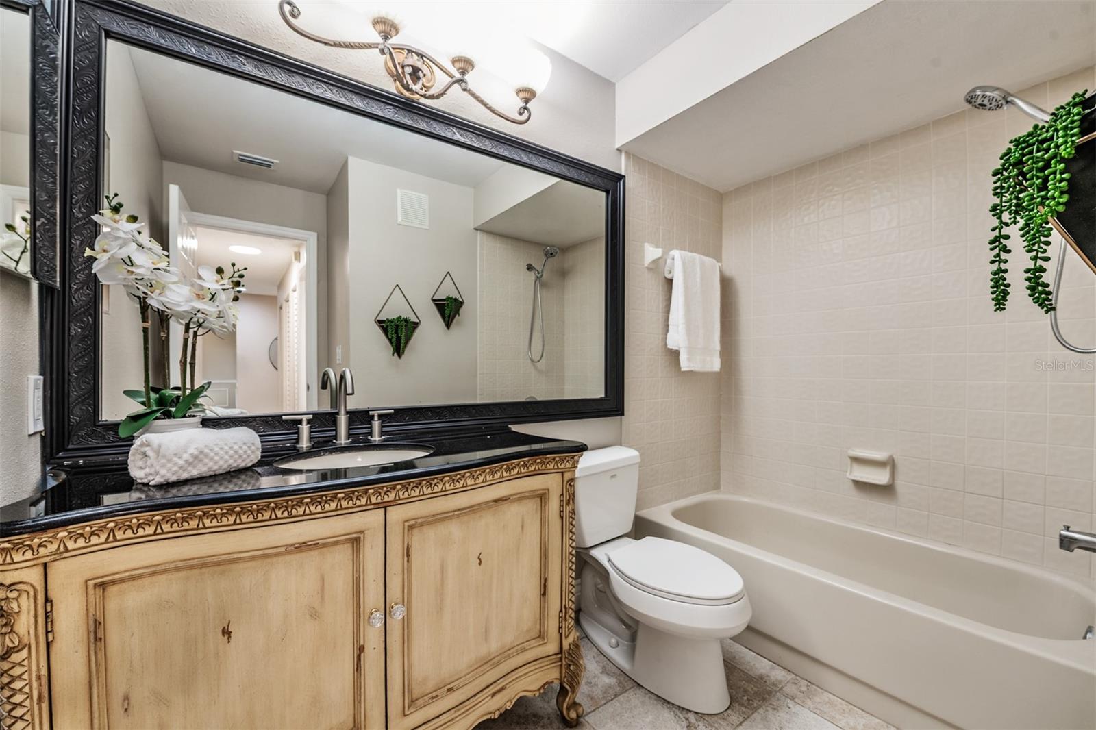 EL PASADO A CONDO - Residential