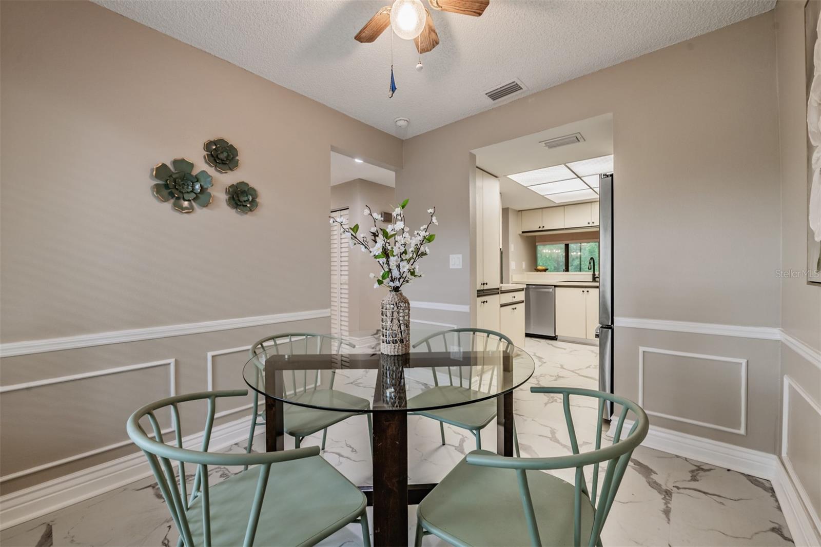 EL PASADO A CONDO - Residential