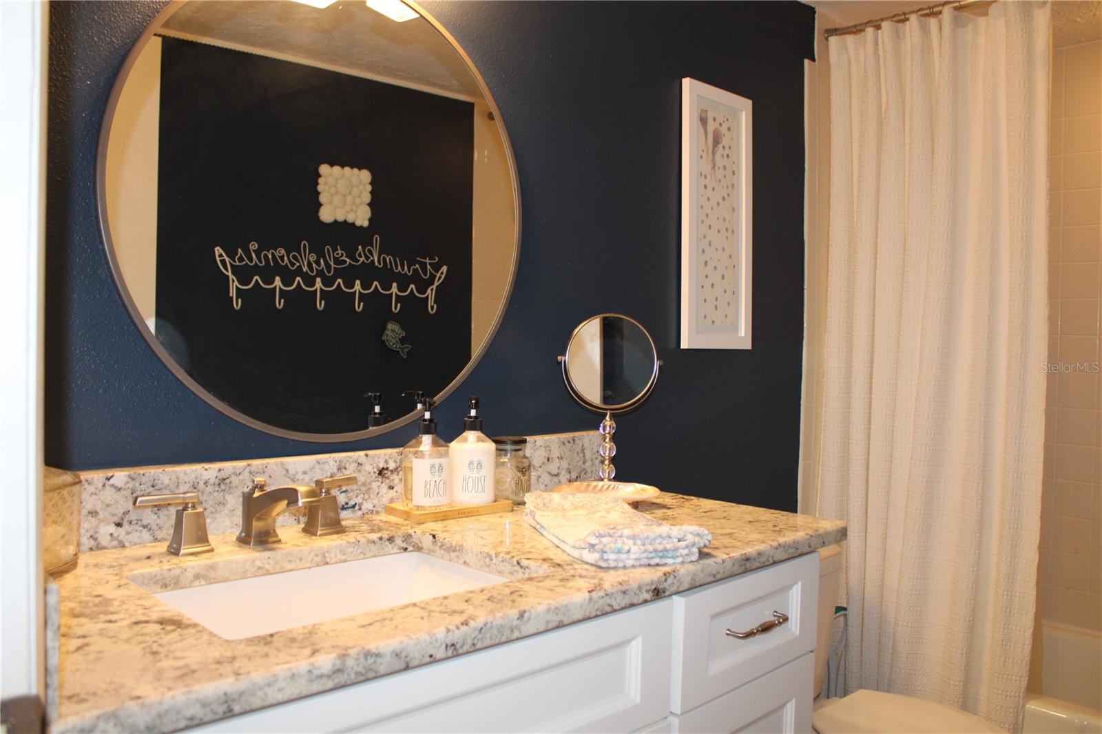 THE VISTAS AT WILD OAK BAY V - Residential Lease