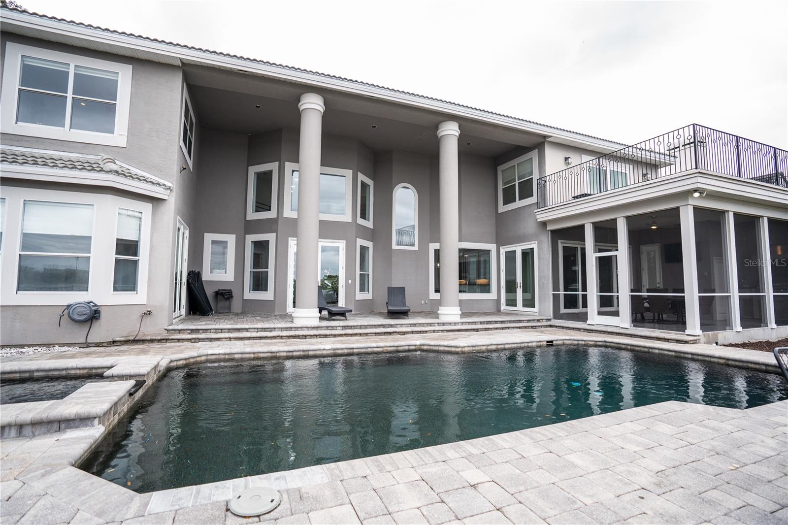 STONEHILL - Residential
