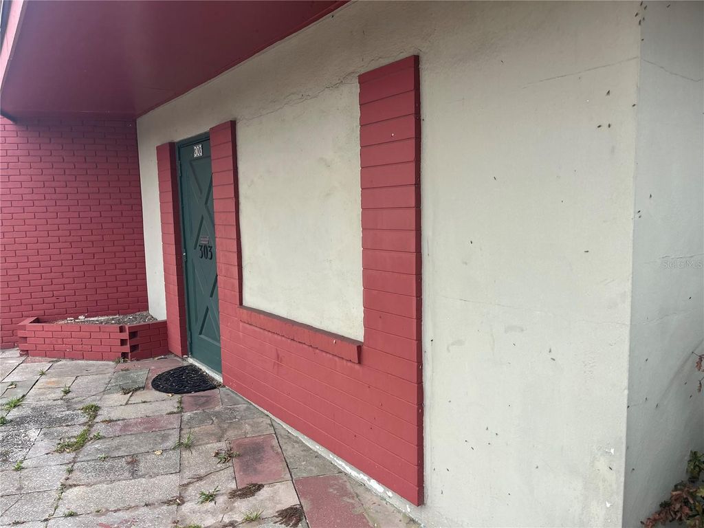 Photo of 303 Scenic Highway N, Lake Wales, FL 33853 (MLS # K4903312)