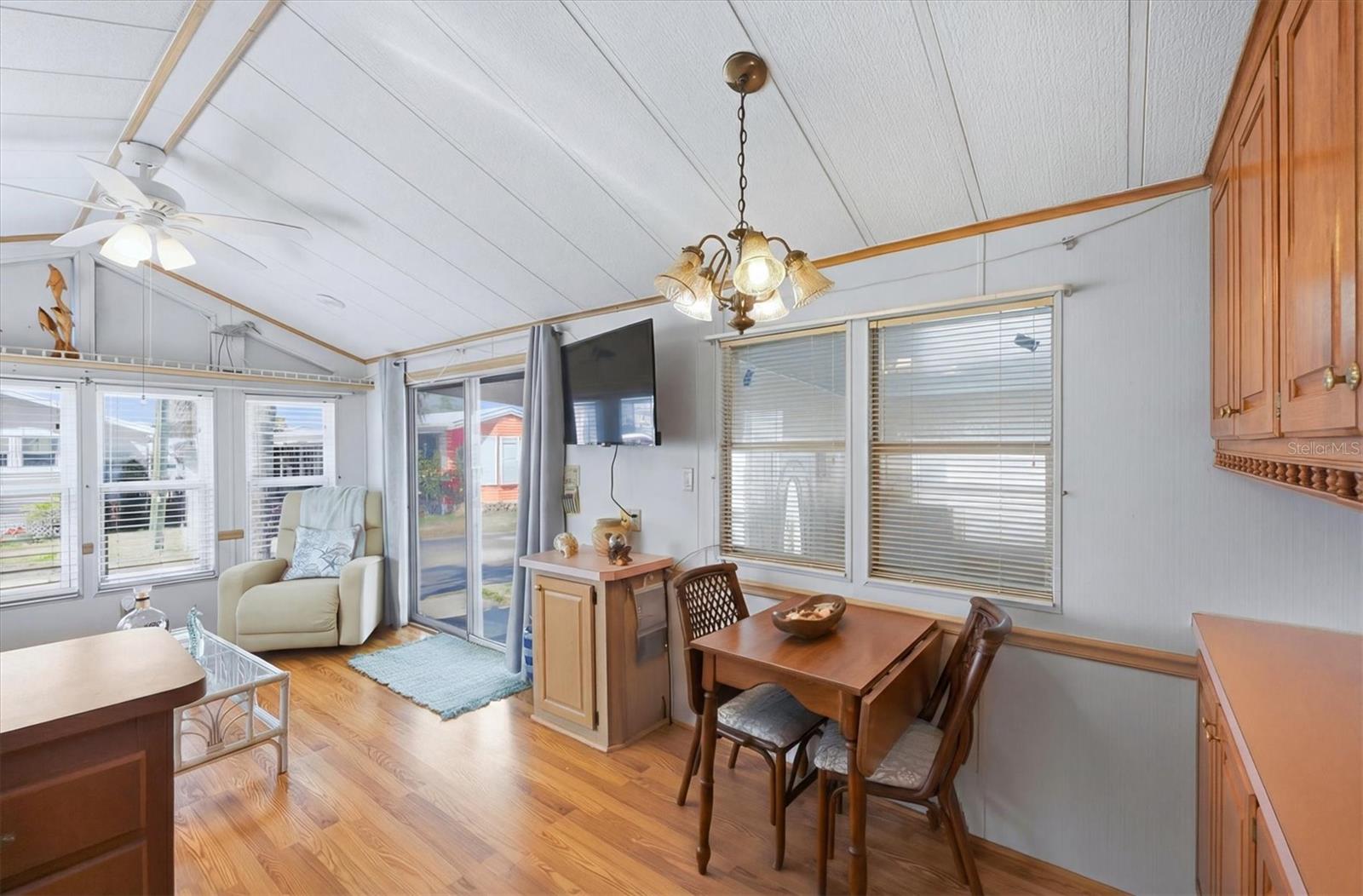 HOLIDAY TRAVEL PARK ENGLEWOOD - Residential