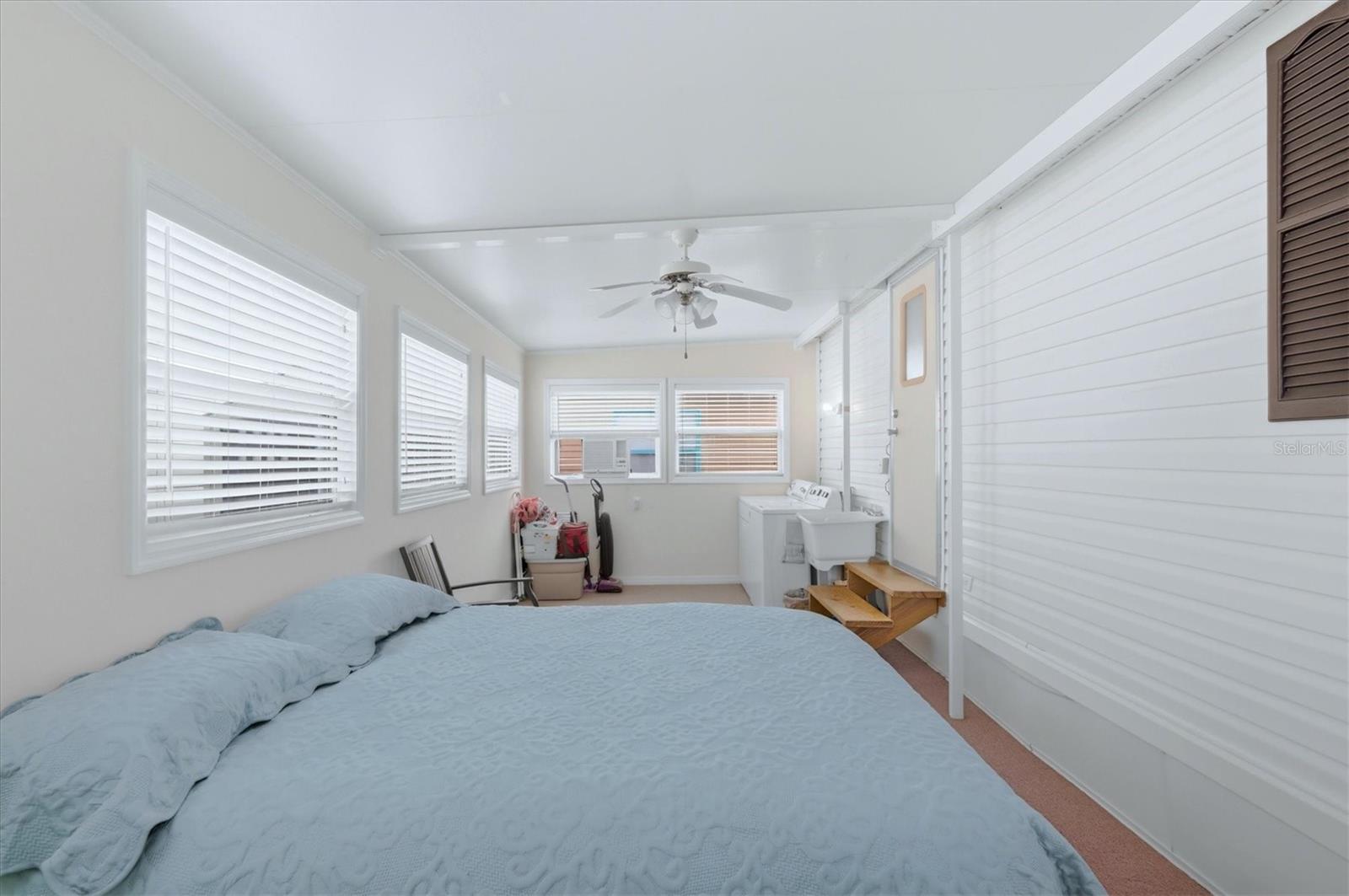 HOLIDAY TRAVEL PARK ENGLEWOOD - Residential