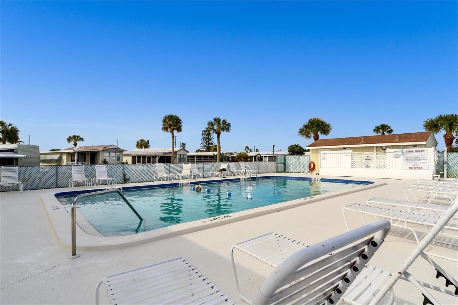 HOLIDAY TRAVEL PARK ENGLEWOOD - Residential