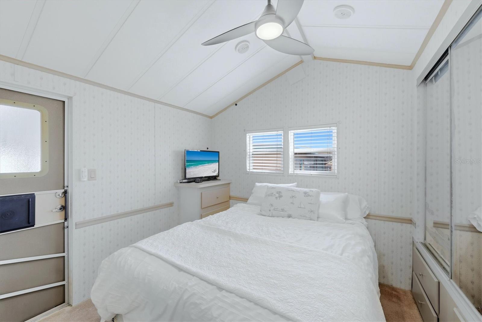 HOLIDAY TRAVEL PARK ENGLEWOOD - Residential