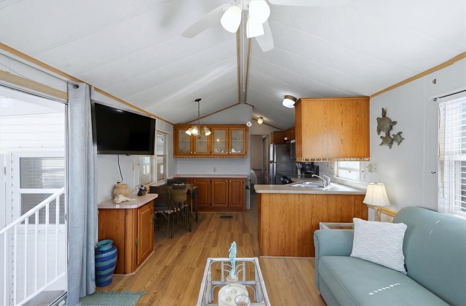 HOLIDAY TRAVEL PARK ENGLEWOOD - Residential