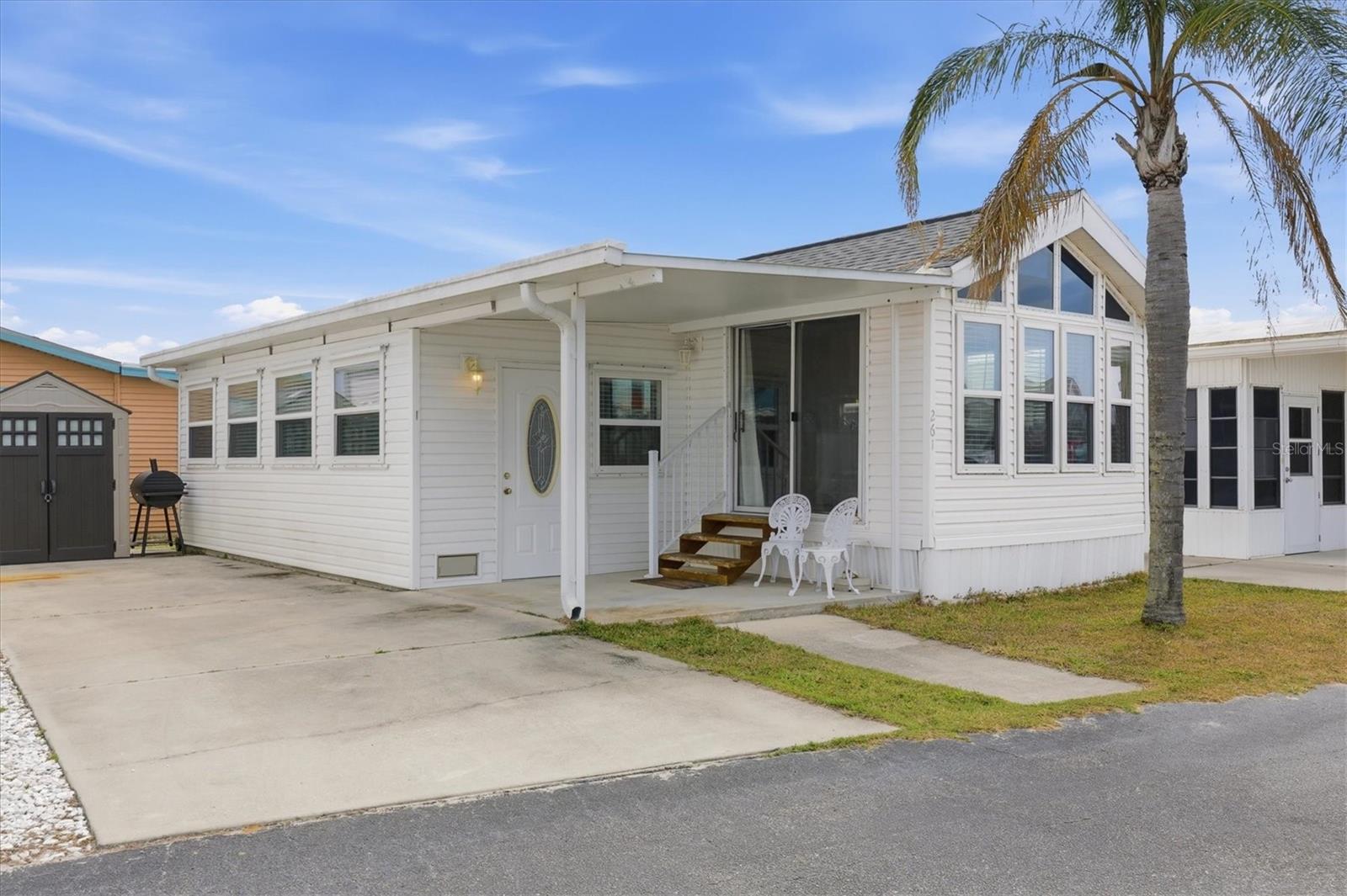 HOLIDAY TRAVEL PARK ENGLEWOOD - Residential