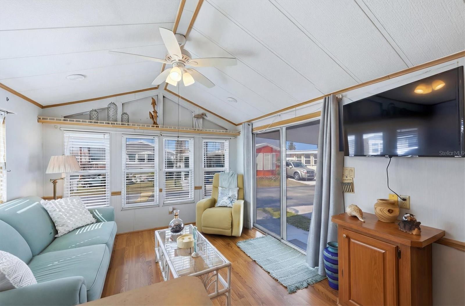 HOLIDAY TRAVEL PARK ENGLEWOOD - Residential